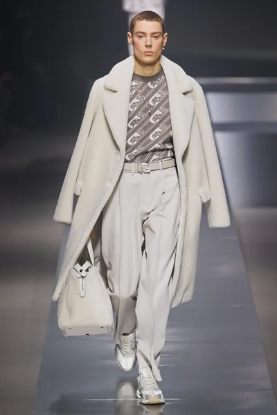 Look 38